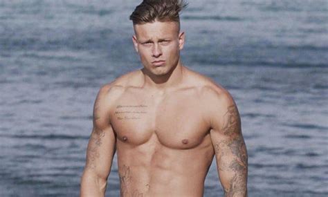 Love Island hunk Alex Bowen in EXPLICIT naked selfie leak